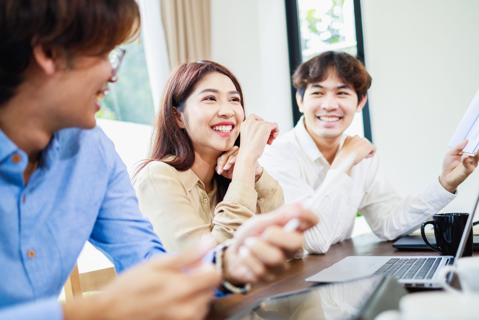 국제 학생 교류 프로그램 중견기업 해외사업팀 서비스 주제 관련 이미지