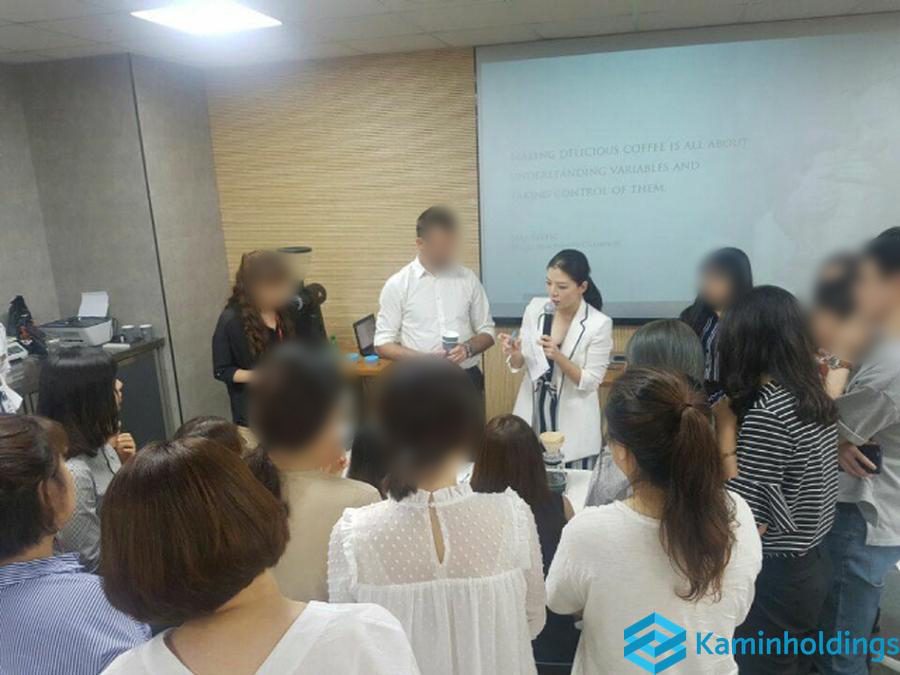 온라인 글로벌 행사 중견기업 해외사업팀 카민홀딩스 실제 업무 사진